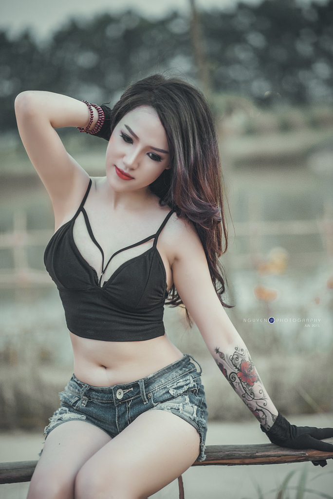 女生扒开腿让男人捅